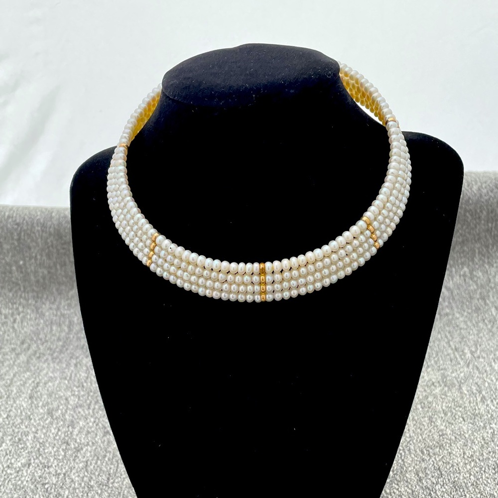 Multi-pearl choker necklace